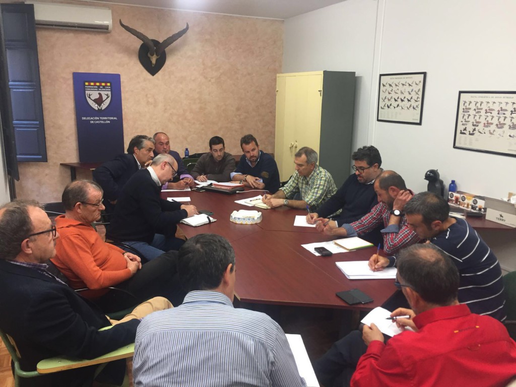 En la imagen un momento de la reunión en la delegación de la FCCV en Castellón